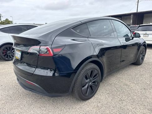 Used 2025 Tesla Model Y Long Range RWD image 5