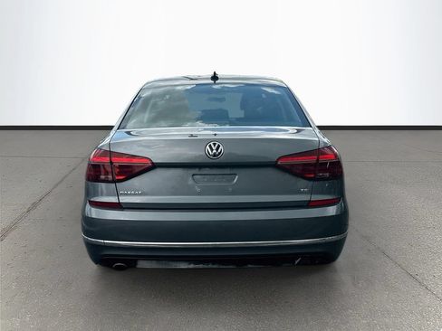 Used 2018 Volkswagen Passat 2.0T R-Line w/ R-Line Lighting Package FWD image 6