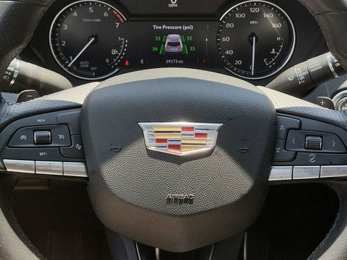 Certified 2023 Cadillac XT4 Sport FWD image 11