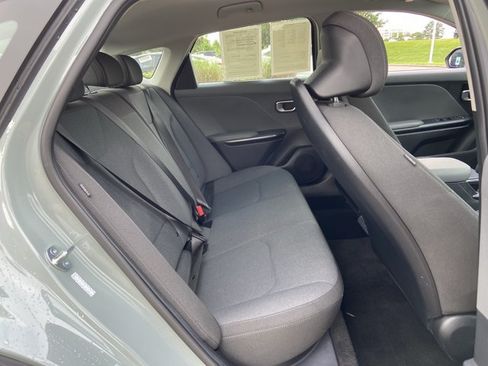 Used 2025 Kia K4 FWD image 14