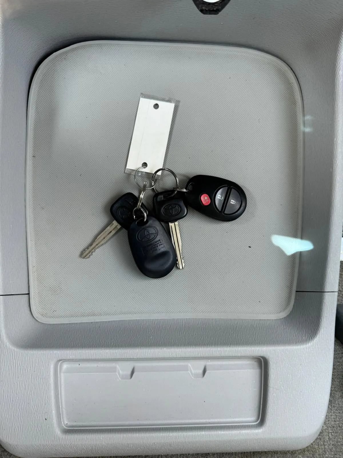 Used 2014 Toyota Sienna L FWD image 16