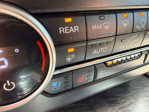 Used 2021 Ford Expedition Limited AWD/4WD image 21