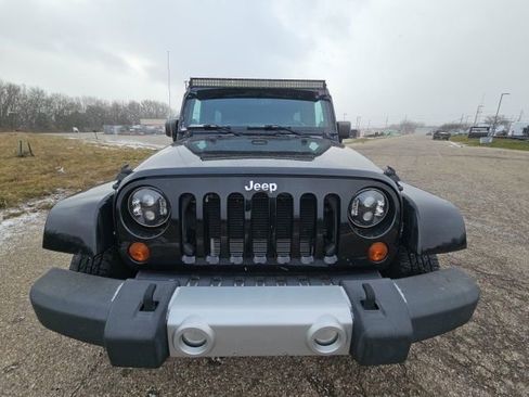 Used 2012 Jeep Wrangler Unlimited Sahara w/ Connectivity Group image 8