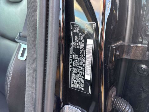 Used 2018 Volvo XC60 T6 Momentum w/ Advanced Package image 28