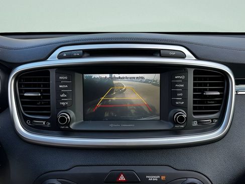 Used 2017 Kia Sorento LX w/ LX V6 Convenience Package FWD image 16