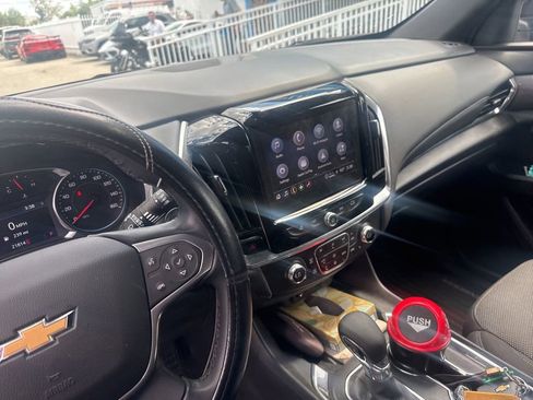 Used 2023 Chevrolet Traverse LT FWD image 19