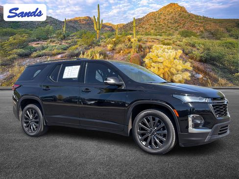 Used 2023 Chevrolet Traverse RS image 1
