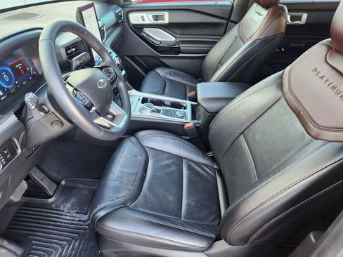 Used 2023 Ford Explorer Platinum w/ Technology Package image 13