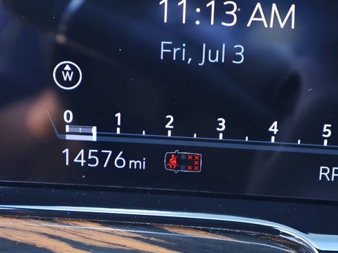Used 2023 Cadillac Escalade Premium Luxury RWD image 34