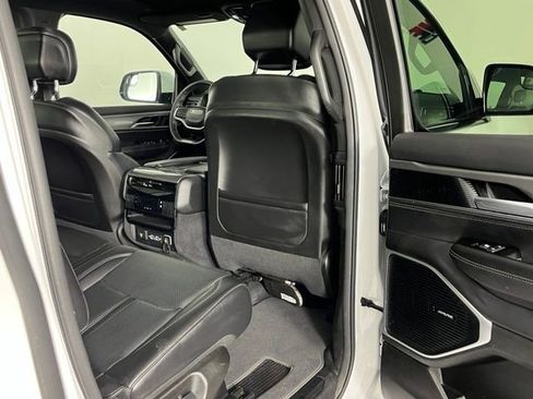 Used 2022 Jeep Wagoneer Series I AWD/4WD image 32