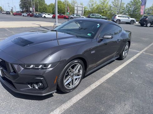 Used 2024 Ford Mustang GT Premium image 5