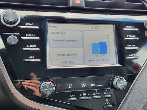 Used 2019 Toyota Camry SE image 13