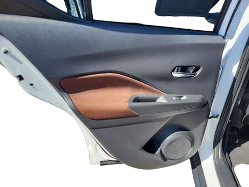 Used 2021 Nissan Kicks SR FWD image 16