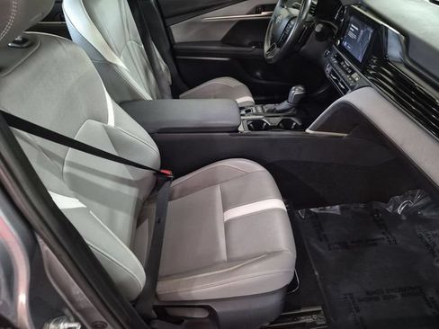 Used 2025 Toyota Camry SE FWD image 31