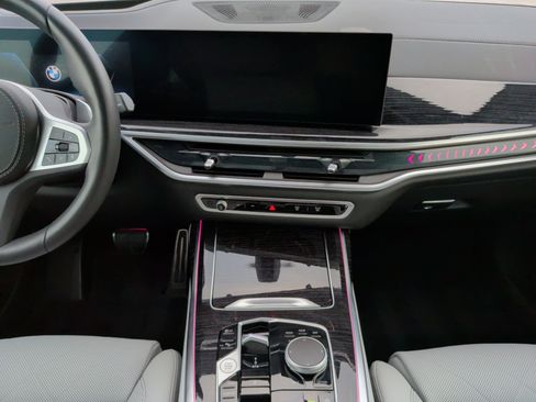 Certified 2025 BMW X7 xDrive40i w/ M Sport Package image 35