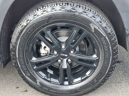 Used 2022 GMC Terrain AT4 w/ Infotainment Package II image 34