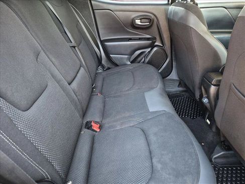 Used 2022 Jeep Renegade Latitude w/ Convenience Group AWD/4WD image 19