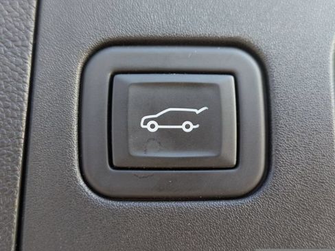 Used 2024 Cadillac XT4 Premium Luxury AWD/4WD image 13