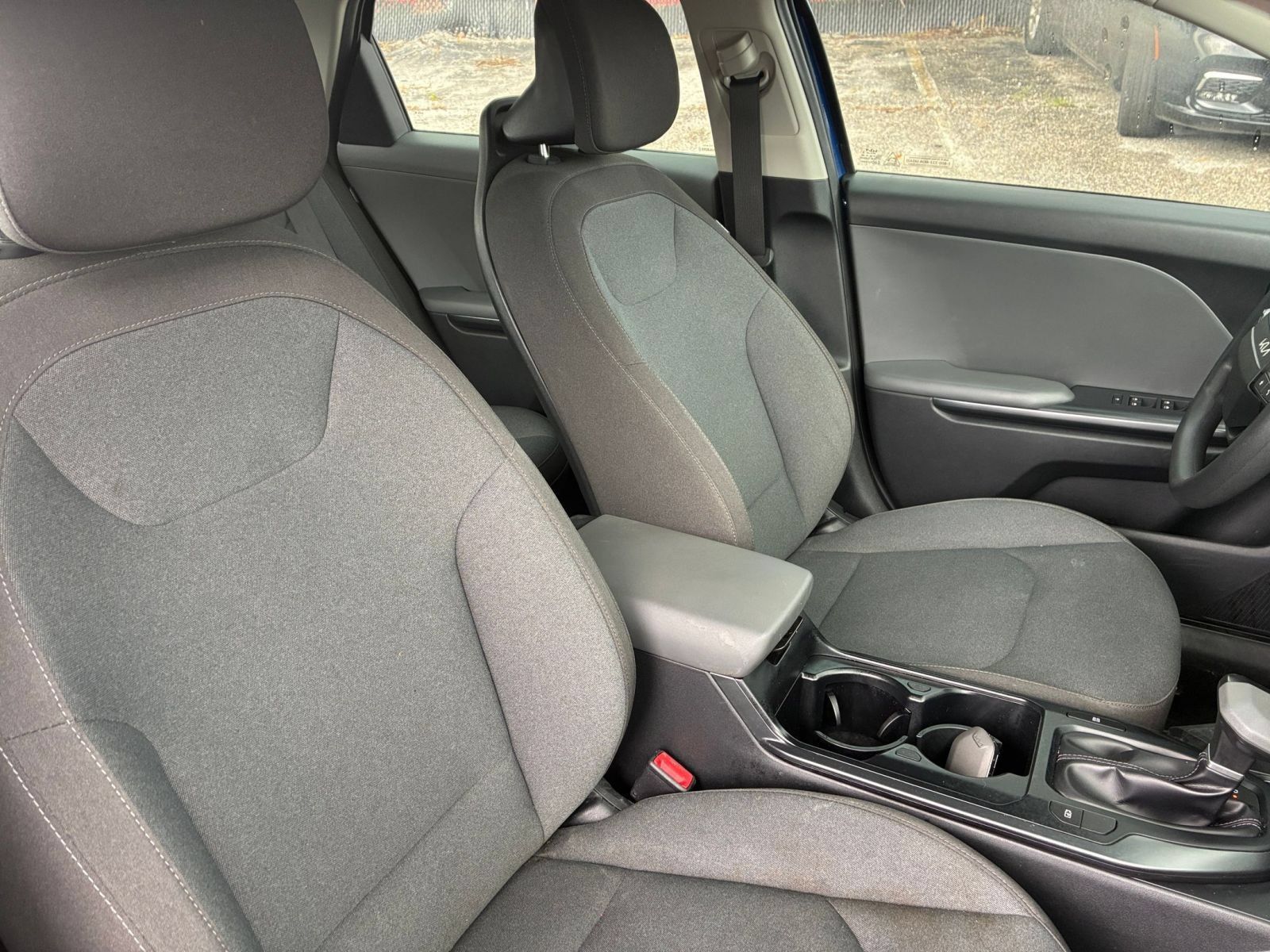 Used 2025 Kia K4 FWD image 30