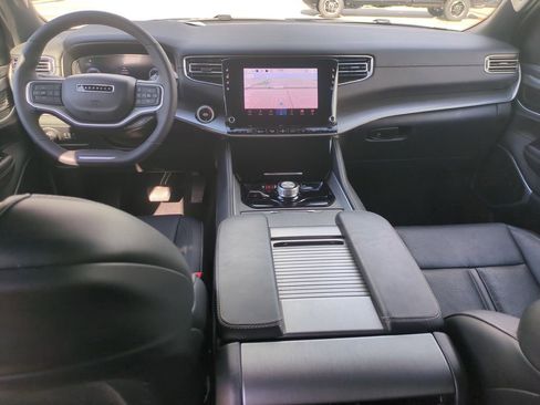 Used 2025 Jeep Wagoneer Series II AWD/4WD image 17