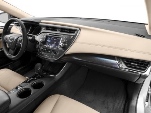 Used 2017 Toyota Avalon Limited image 17