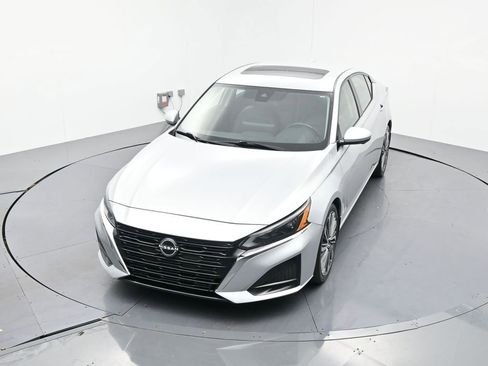 Used 2023 Nissan Altima 2.5 SL FWD image 18