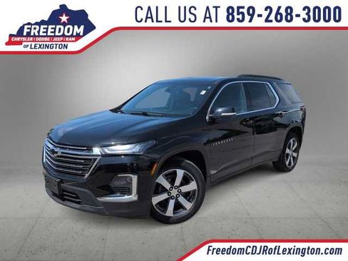 Used 2023 Chevrolet Traverse LT w/ LT Premium Package AWD/4WD image 1