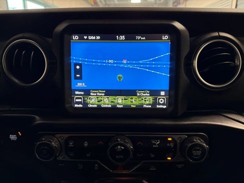 Used 2022 Jeep Wrangler Unlimited Sahara w/ Cold Weather Group AWD/4WD image 8
