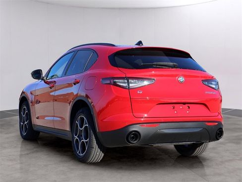 New 2025 Alfa Romeo Stelvio Sprint image 5