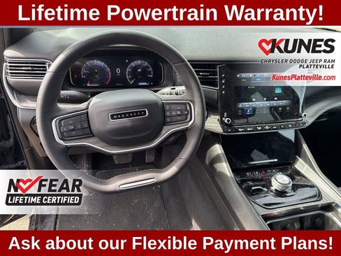 Used 2023 Jeep Wagoneer Series II AWD/4WD image 16