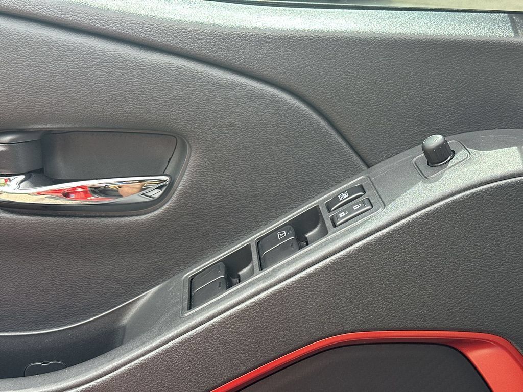 Used 2025 Nissan Frontier Pro-X RWD image 30