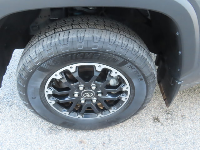 Used 2025 Toyota Tundra SR5 AWD/4WD image 18