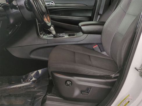 Used 2020 Jeep Grand Cherokee Laredo image 18