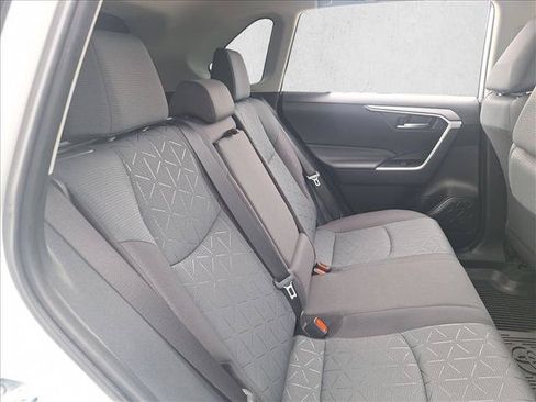 Used 2025 Toyota RAV4 XLE AWD/4WD image 17