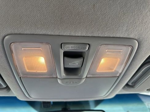 Used 2013 Hyundai Elantra Limited w/ Technology Pkg image 10