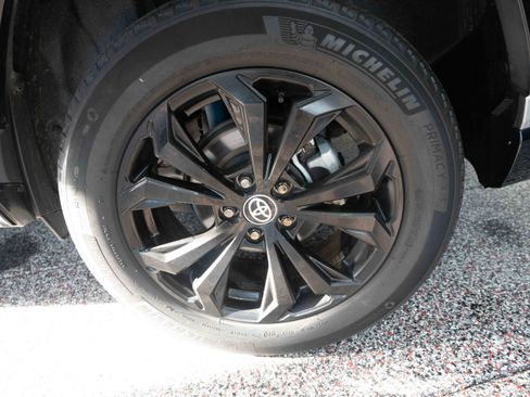 Used 2023 Toyota RAV4 SE image 30