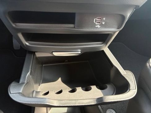 New 2027 Chrysler Pacifica Select FWD image 30