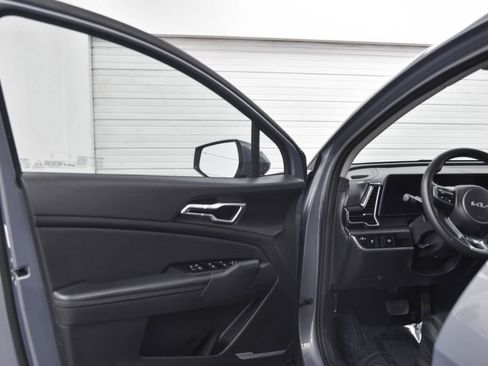 Used 2023 Kia Sportage EX image 9