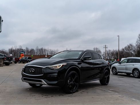 Used 2019 INFINITI QX30 AWD image 1