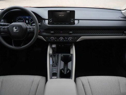 Used 2025 Honda Accord SE image 10