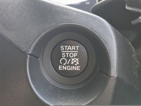 Used 2021 Jeep Compass 80th Special Edition image 30