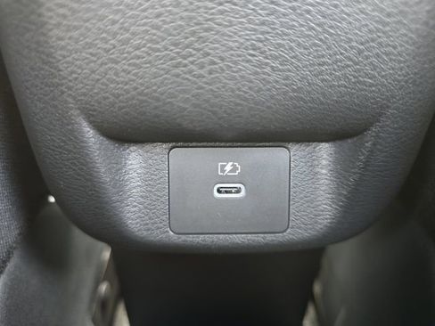 New 2025 Nissan Versa SR image 26