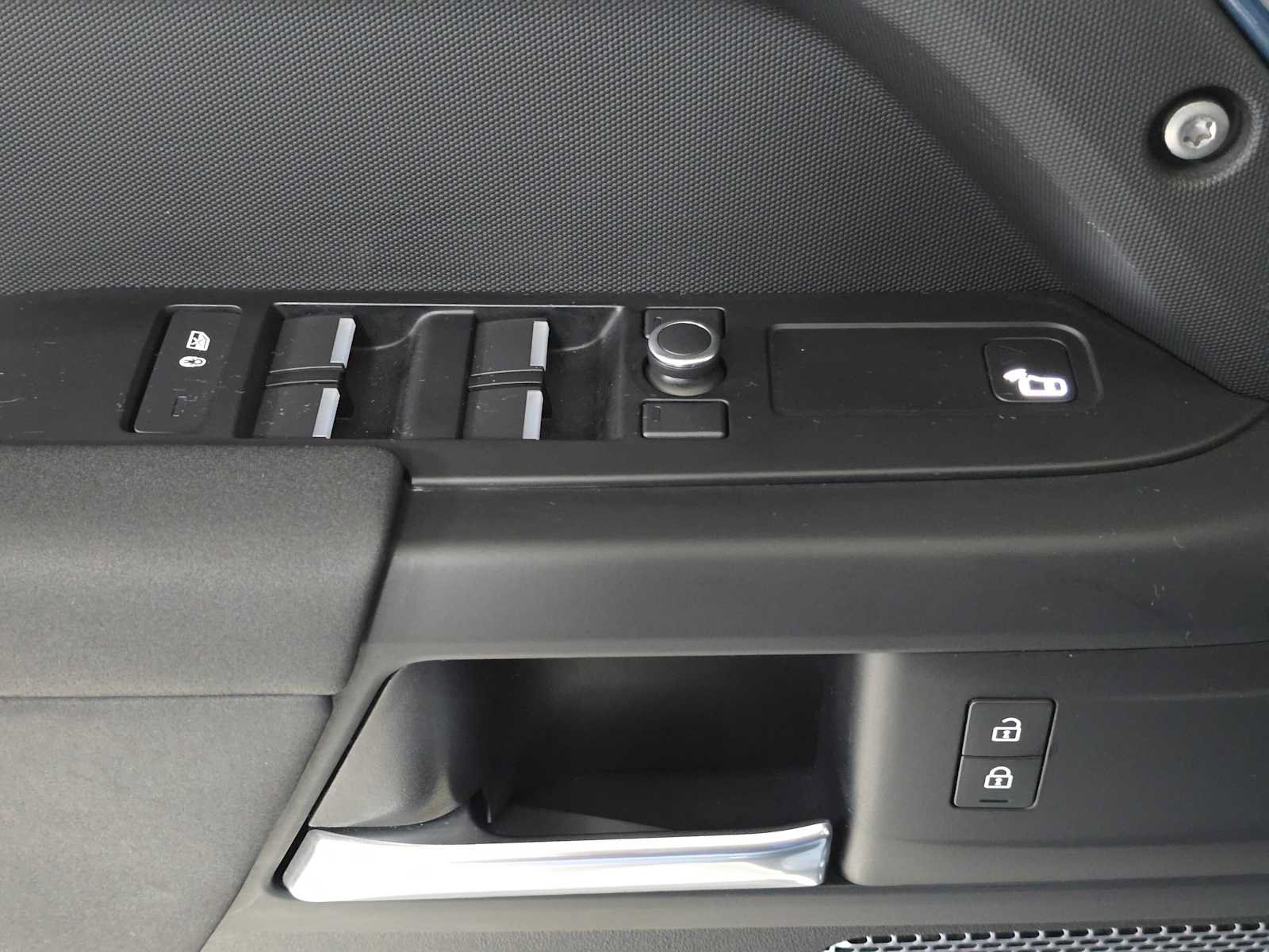 Used 2021 Land Rover Defender 110 S AWD/4WD image 24