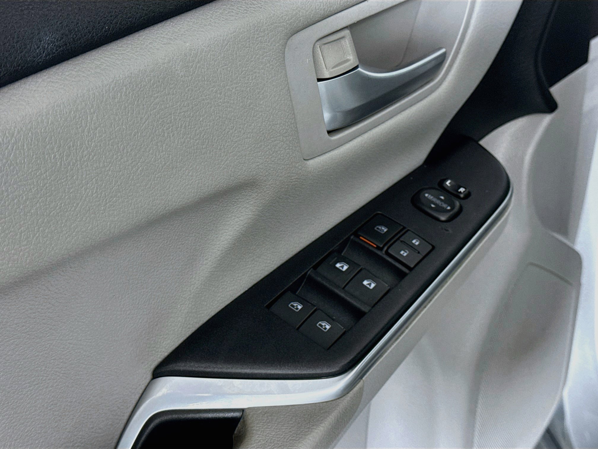 Used 2015 Toyota Camry LE FWD image 19