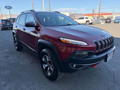 Used 2015 Jeep Cherokee Trailhawk image 2