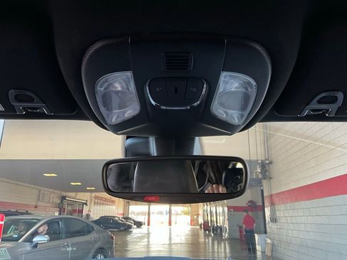 Used 2025 Jeep Compass Latitude image 15