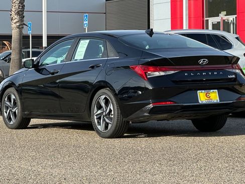 Used 2023 Hyundai Elantra Limited image 6