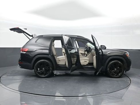 Used 2022 Volkswagen Atlas SE image 27