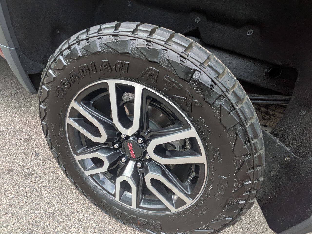 Used 2022 GMC Sierra 1500 AT4 AWD/4WD image 11