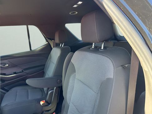 Used 2023 Chevrolet Traverse LT image 19